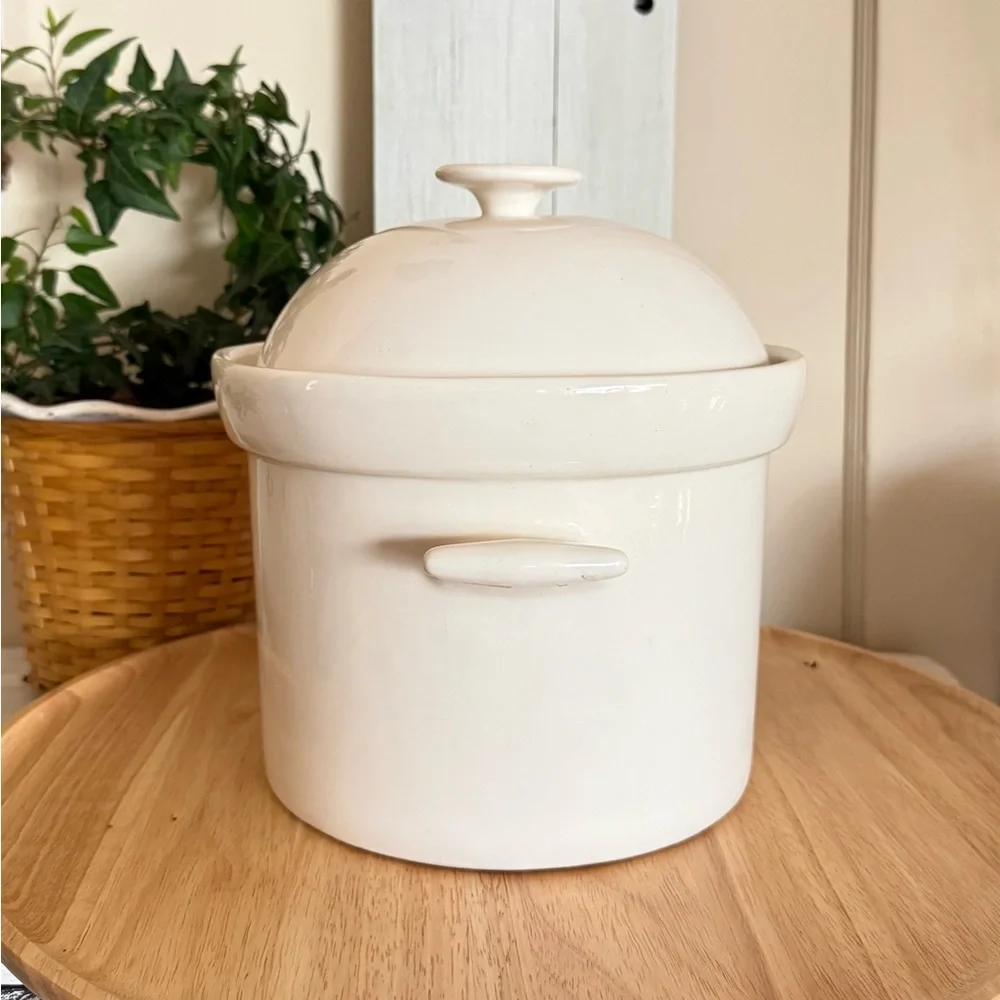 Vintage Ironstone Covered Soup Tureen, 1 gallon, with Ladle, Ivory - Picture 5 of 13